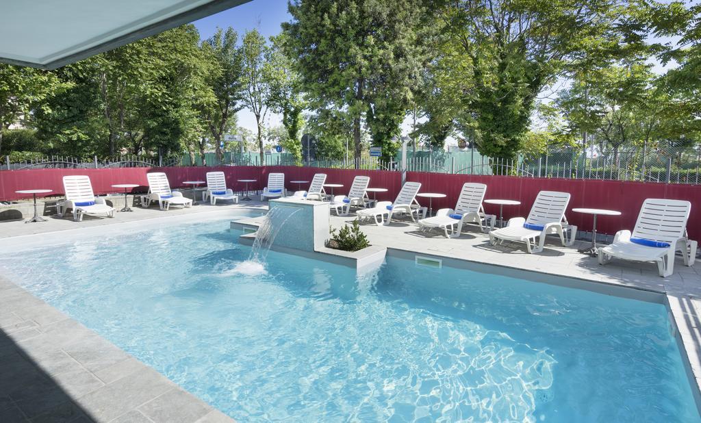 Hotel Bikini 리미니 외부 사진